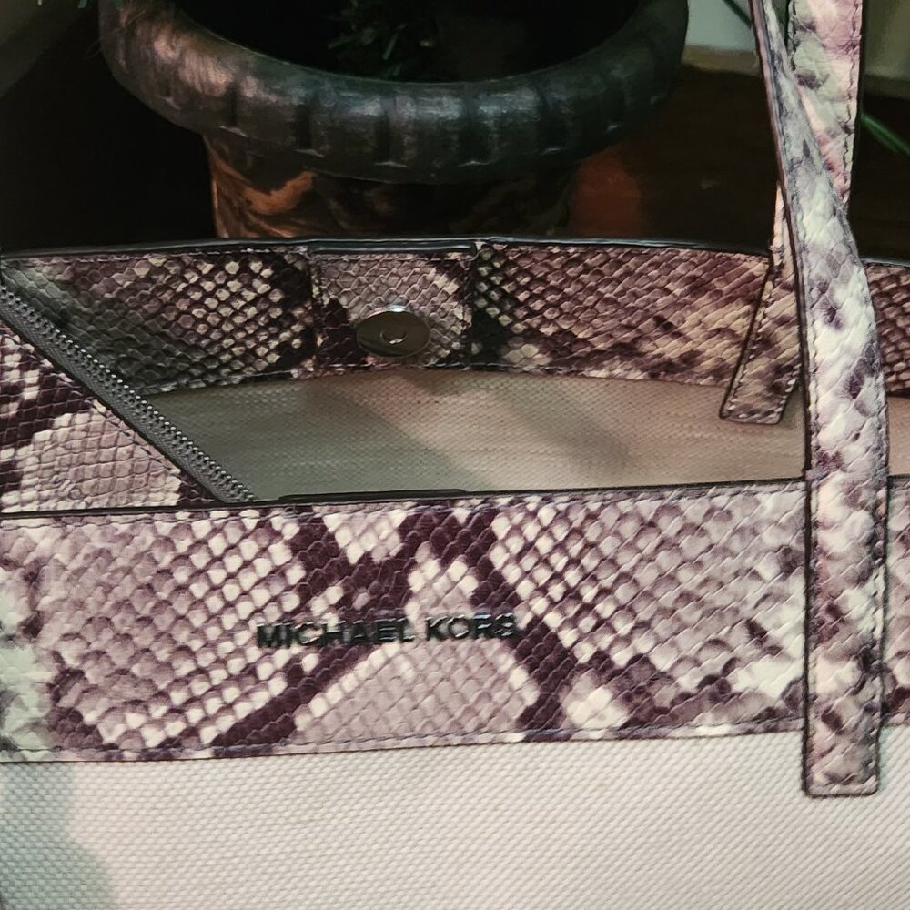 SAVED for : firstdownkicks Snake Print Michael kors  Tote with Wrist-let/Pouch - Picture 8 of 14